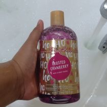 Bath and Body Works Bubble bath – frosted cranberry